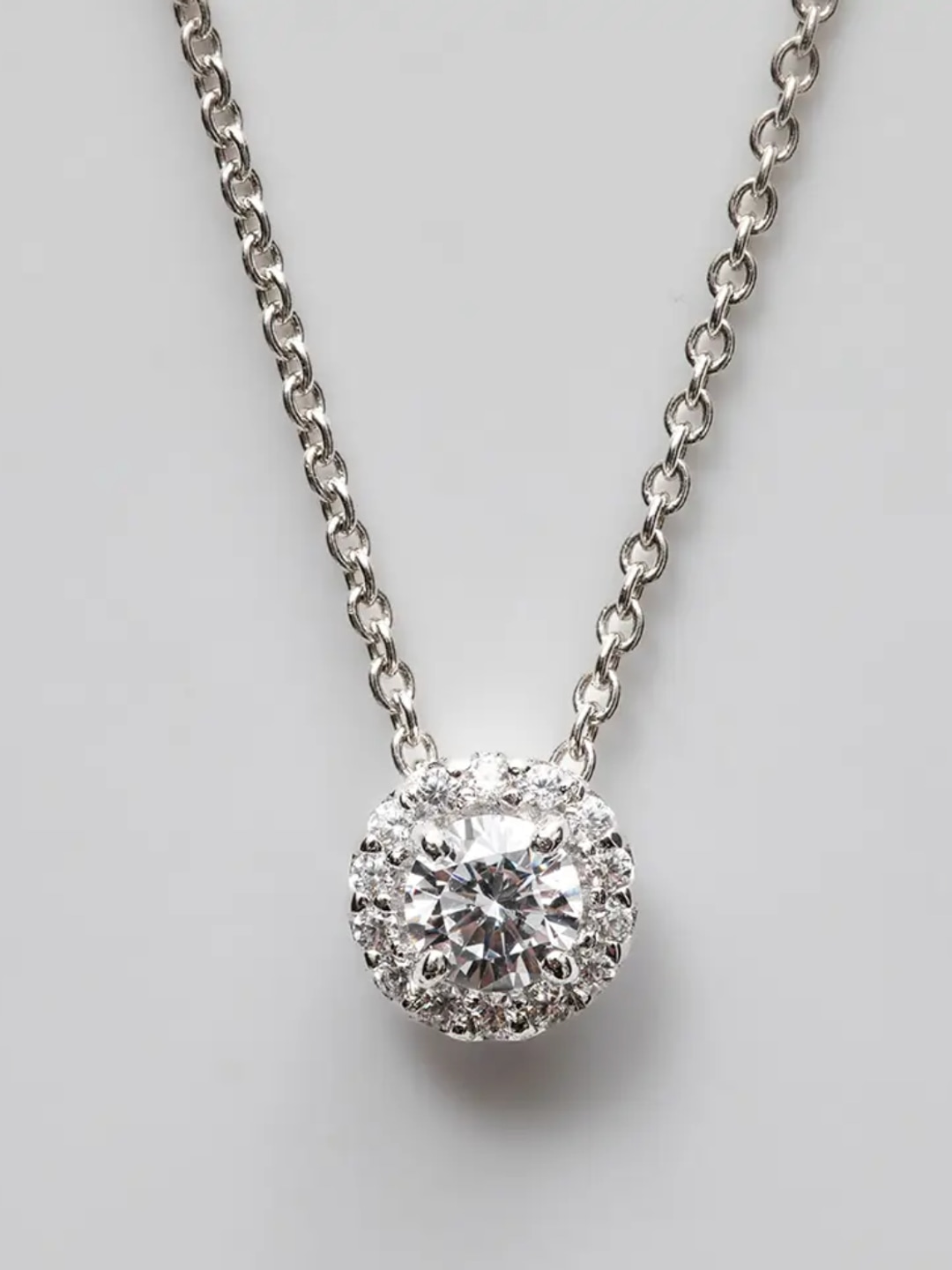 18ct White Gold Lab Grown Diamond Halo Pendant