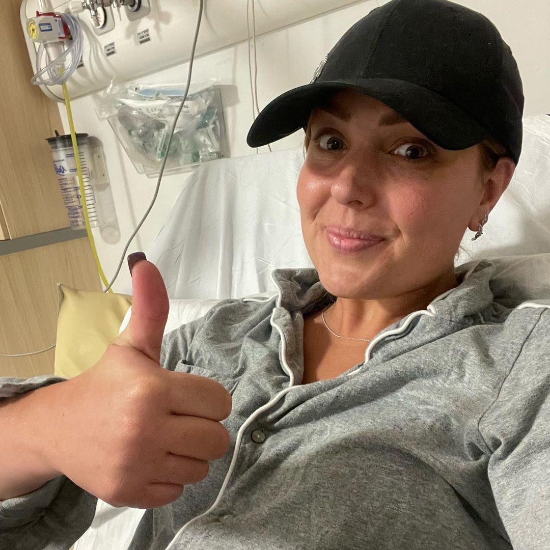 Amy Dowden shaves head amid cancer treatment in emotional video: 'I tried my best to save it'